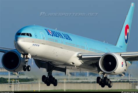boeing 777 korean air.